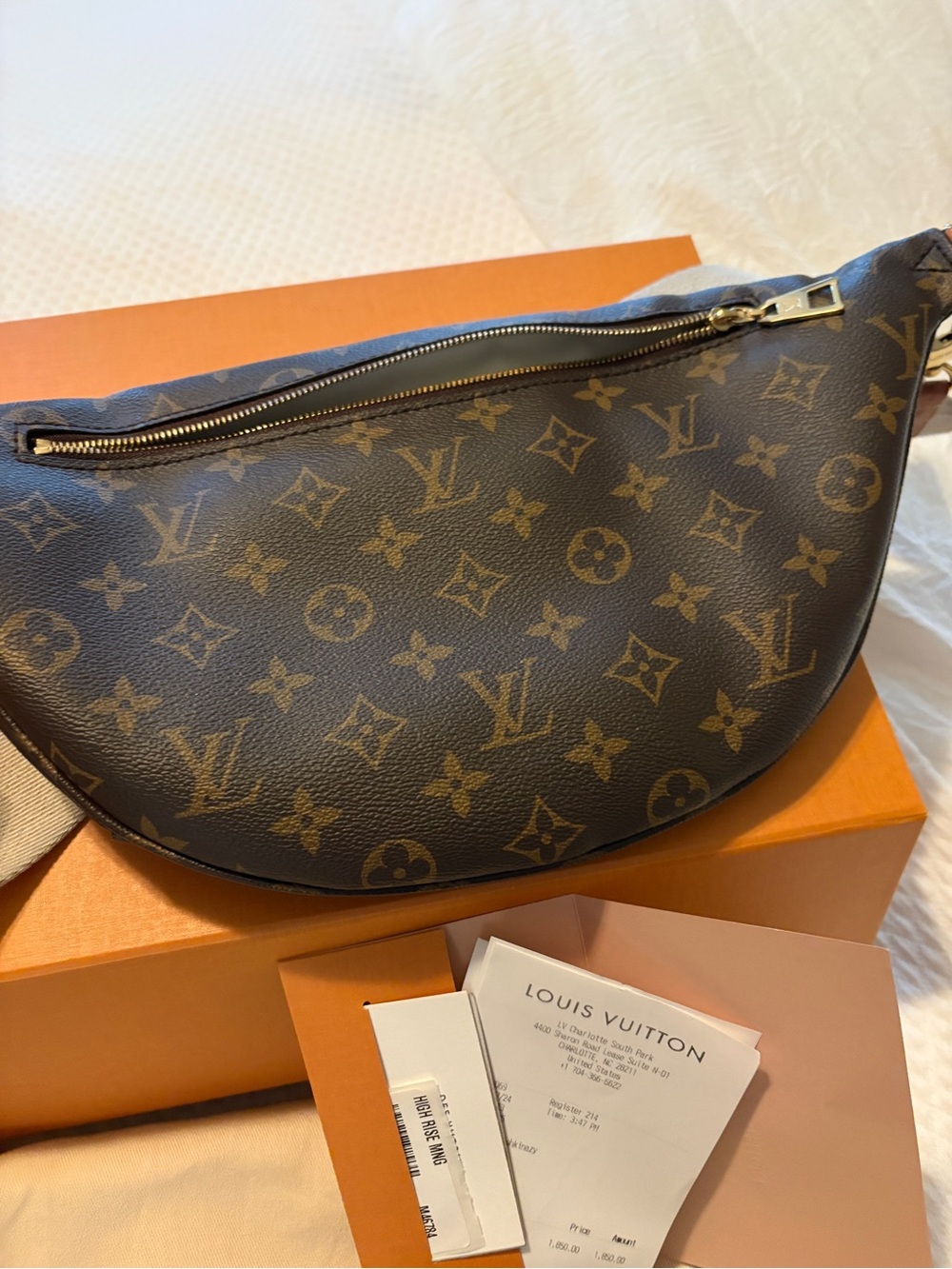 Louis Vuitton Monogram Bumbag in Brown>>>NO SCAMMERS>>>SERIOUS INQUIRIES ONLY - Picture 3 of 5